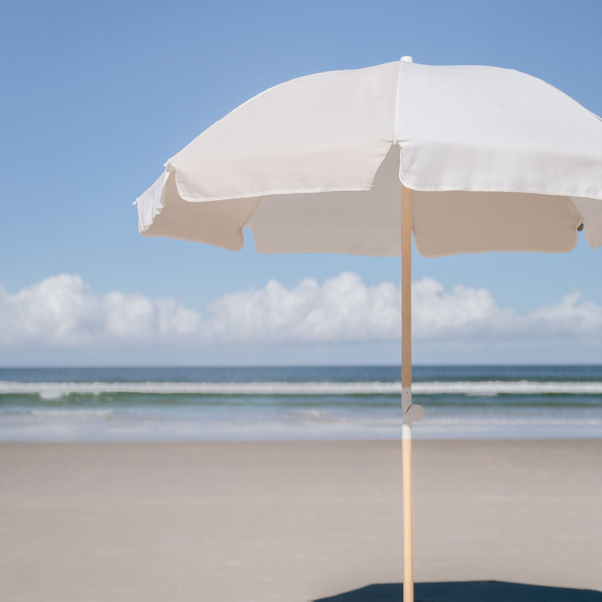 Dunes Splice Light Beach Umbrella